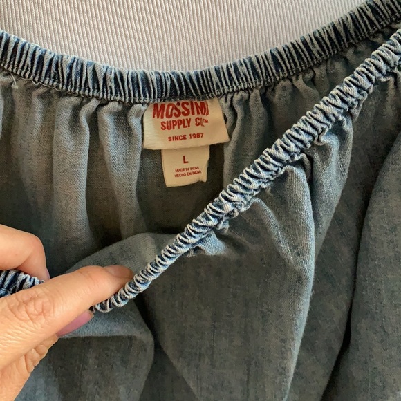 Off the shoulder denim shirt Mossimo size large - Picture 3 of 4